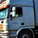 Водитель грузового автомобиля в транспортной компании